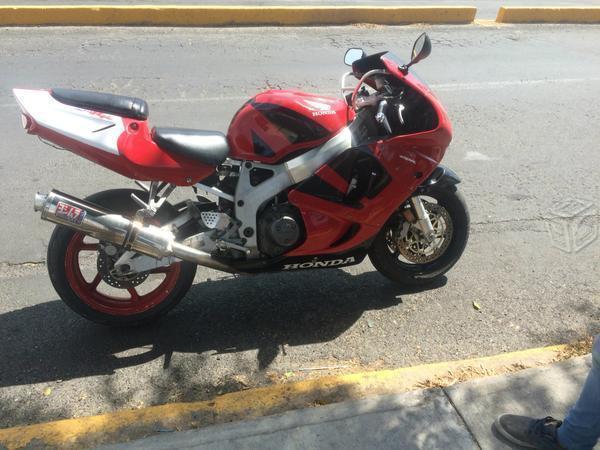 V/cambio honda cbr 900rr por auto -99