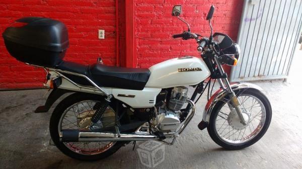 Motocicleta Honda 125 como nueva -13