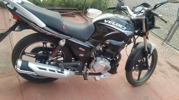 Moto veloci,,200cc.,,1 dueño,,fac.original -15