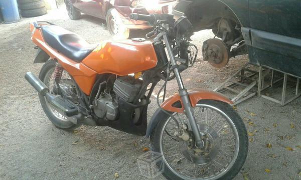 Vendo moto yamaha -05