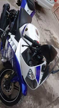 Excelente yamaha r15 -15