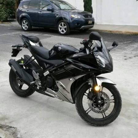 Motocicleta Yamaha R15 -14