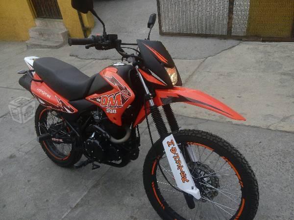 Bonita dm 200cc como nueva -15