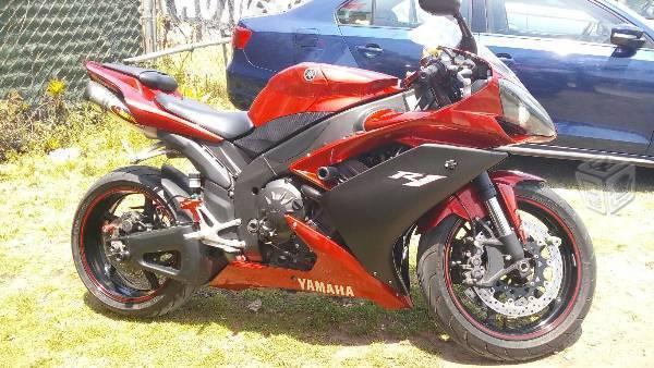 Jamaha R1 flamante -07