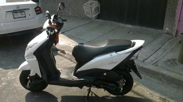 Motoneta honda dio