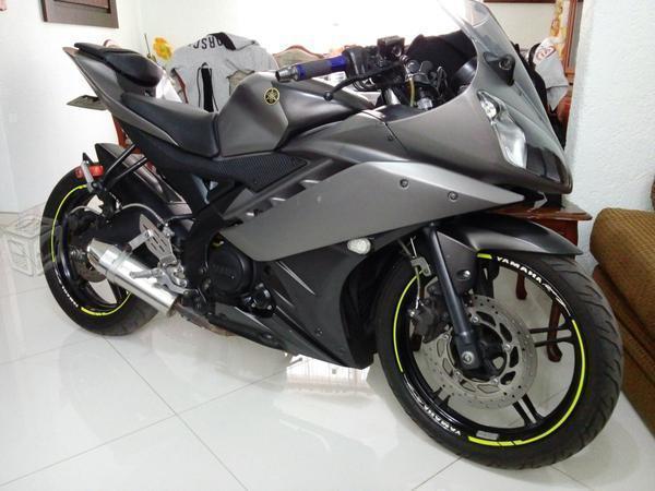 Yamaha R15 -14