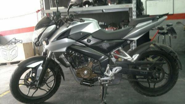 Pulsar 200 ns edicion especial -14