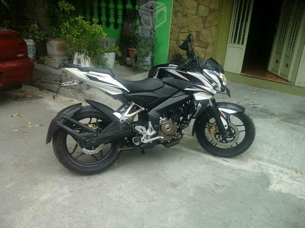 Moto Pulsar 200NS -16