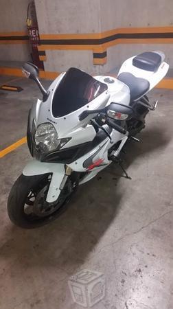 Moto Deportiva GSXR 600 -06