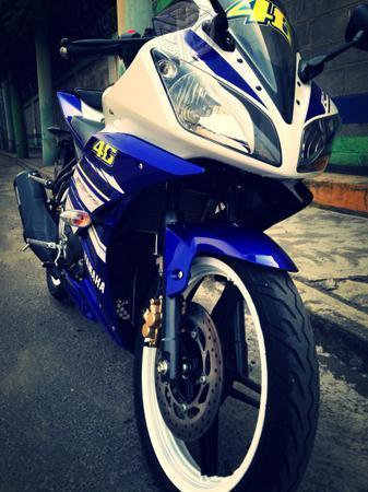 Yamaha YZF R15 -15