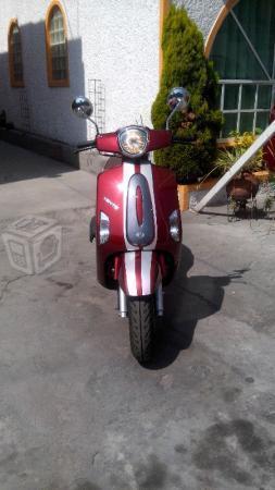 Bonita motoneta scooter -14