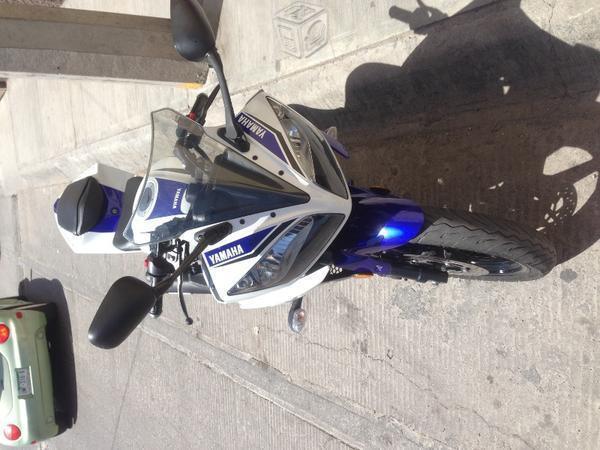 Cuidada Yamaha r15 -14