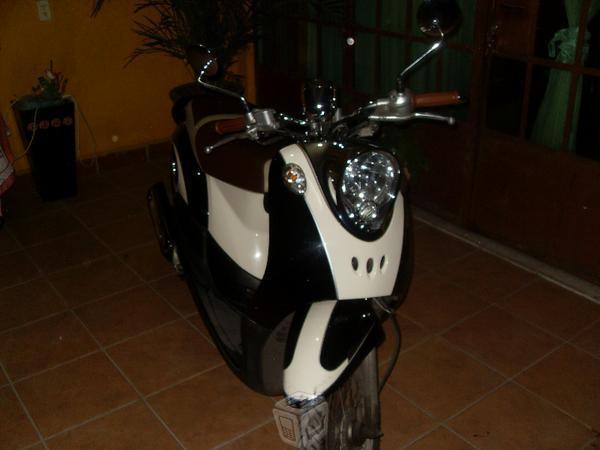 Motoneta yamaha fino -13