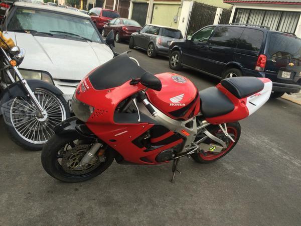 V/cambio honda 900rr por auto -99