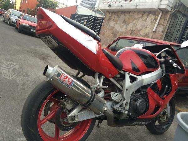 V/cambio honda 900rr por auto -99