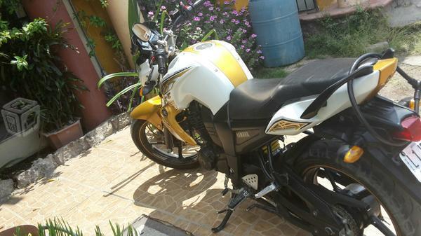 Moto Yamaha edición limitada -15