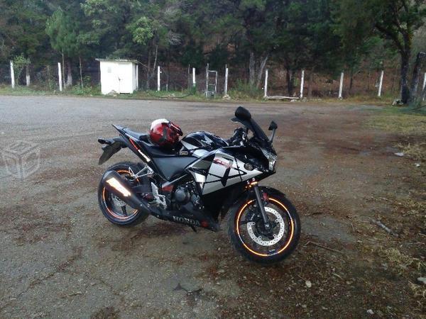 Bonita honda CBR 250 -14