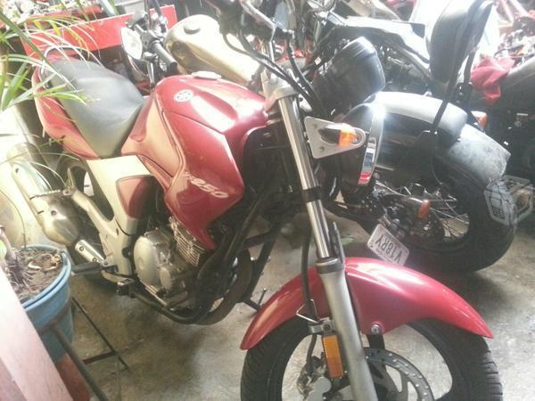 Yamaha 250 roja p/cambio -10