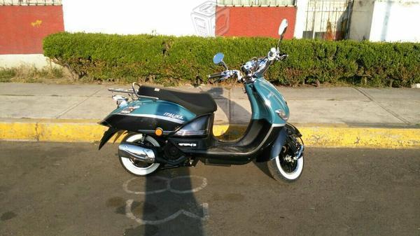 Vitalia 150cc seminueva -16