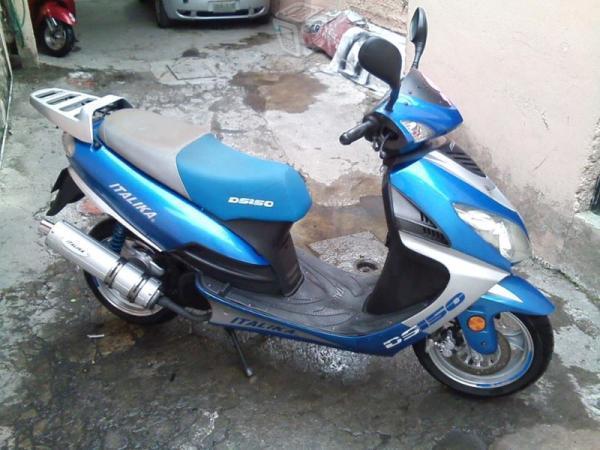 Italika scooter 150cc emplacada -15