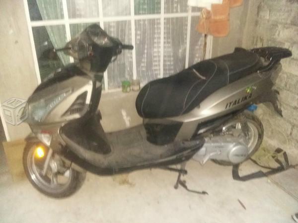 Vendo motoneta -16