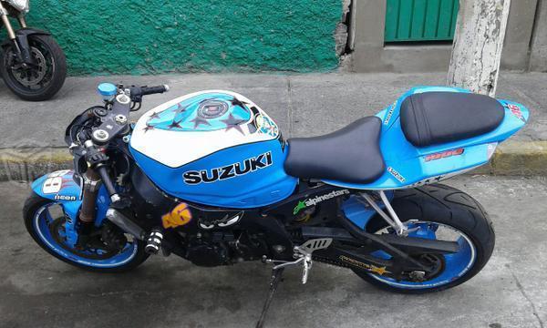Vendo moto suzuki modelo -06