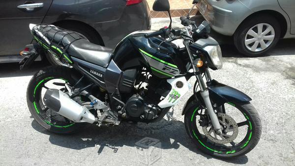 YAMAHA FZ EXCELENTE ESTADO venta o cambio -12