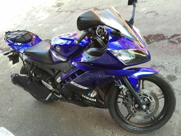 Motocicleta Yamaha YZF-R15 -13