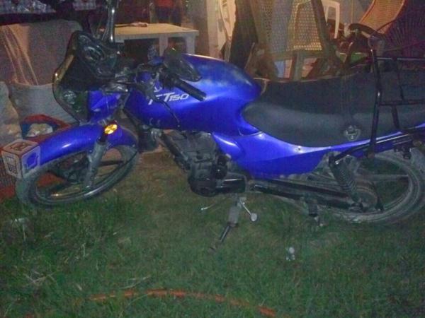 En venta bonita moto italika -09