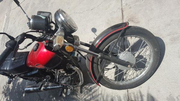 Motocicleta roja -13