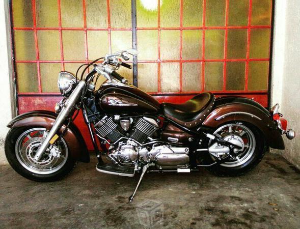 Yamaha V-Star 1100cc -04