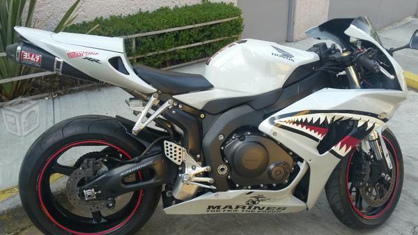 Honda cbr1000rr -07