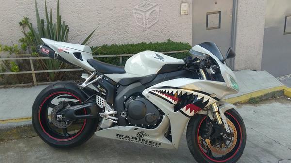 Honda cbr1000rr -07