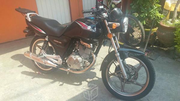 Motocicleta susuki -11