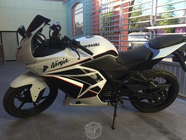 Kawasaki ninja 250 R en muy buenas condiciones -11