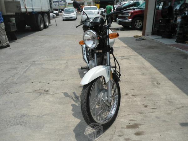 Motocicleta Yamaha YBR125 C Express -15