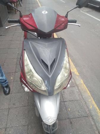 Moto en buen estado veno 150cc -13