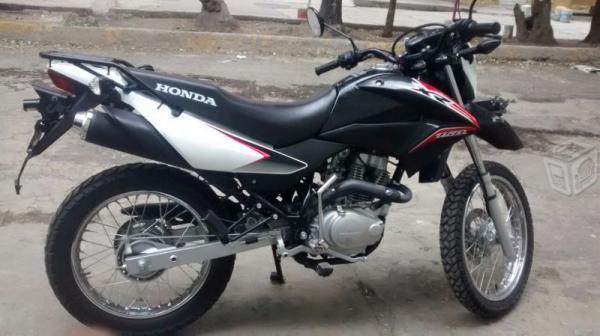 MOTO HONDA SEMI NUEVA -16