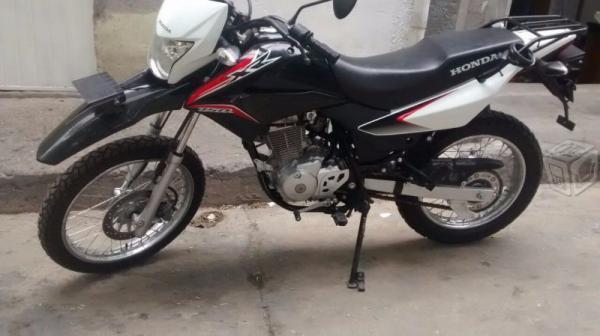 MOTO HONDA SEMI NUEVA -16