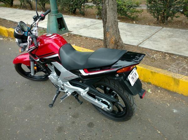 Moto Yamaha como nueva -14