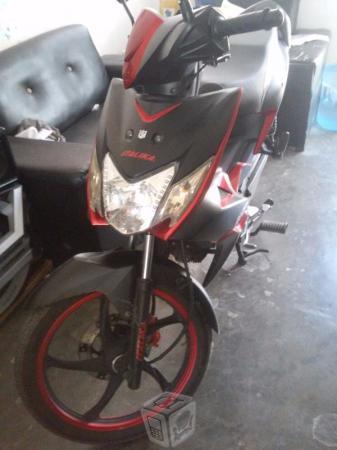 Motocicleta deportiva negro con rojo -15