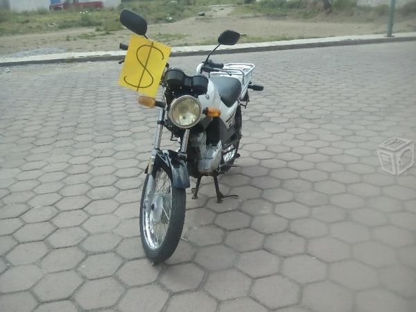 Motocicleta Yamaha 125 -14