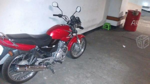 Motocicleta Yamaha 125 cc YBR modelo -13