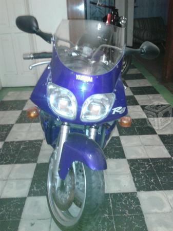 Yamaha yzf -95