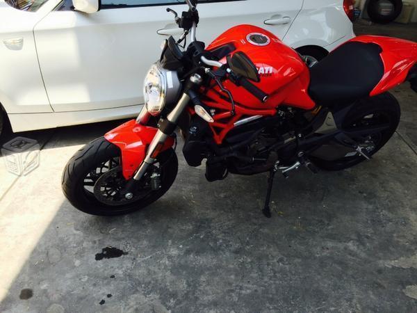 Ducati Monster 821 -15