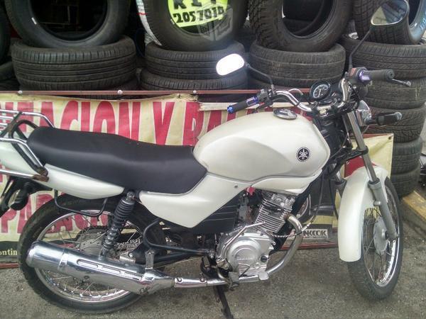 Exelente moto de batalla ybr -07