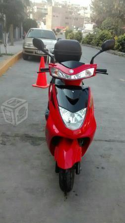 Bonita yamaha roja -14