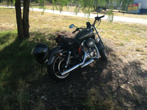Harley Davidson Sportster 883cc -12