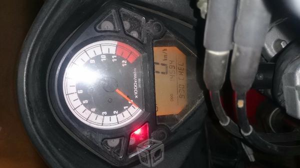 Rojo Suzuki SV 650 Poco km Muy limpia Al 100 -06