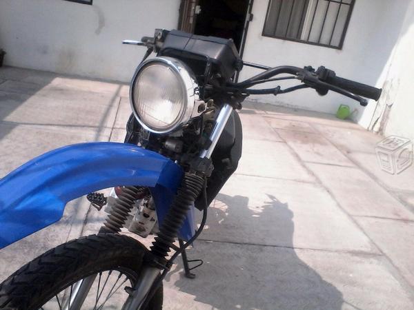 Se vende Moto Dinamo 200